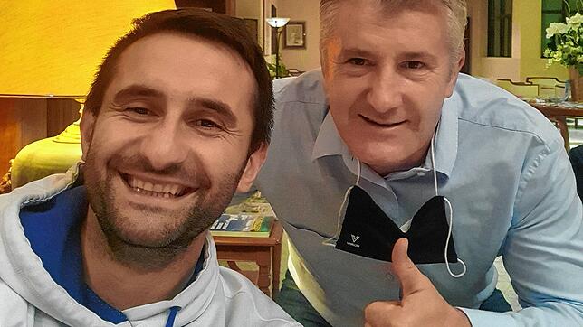 Bernard Suker (links) vom TSV Singen und sein berühmter Cousin Davor Suker.