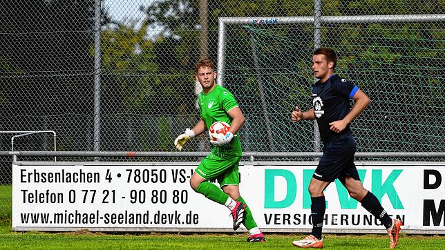 Marco Anders (links)  musste vor einer Woche im Landesliga-Auftaktspiel vorzeitig vom Feld. Am Sonntag ist der Torwart des FC ...
