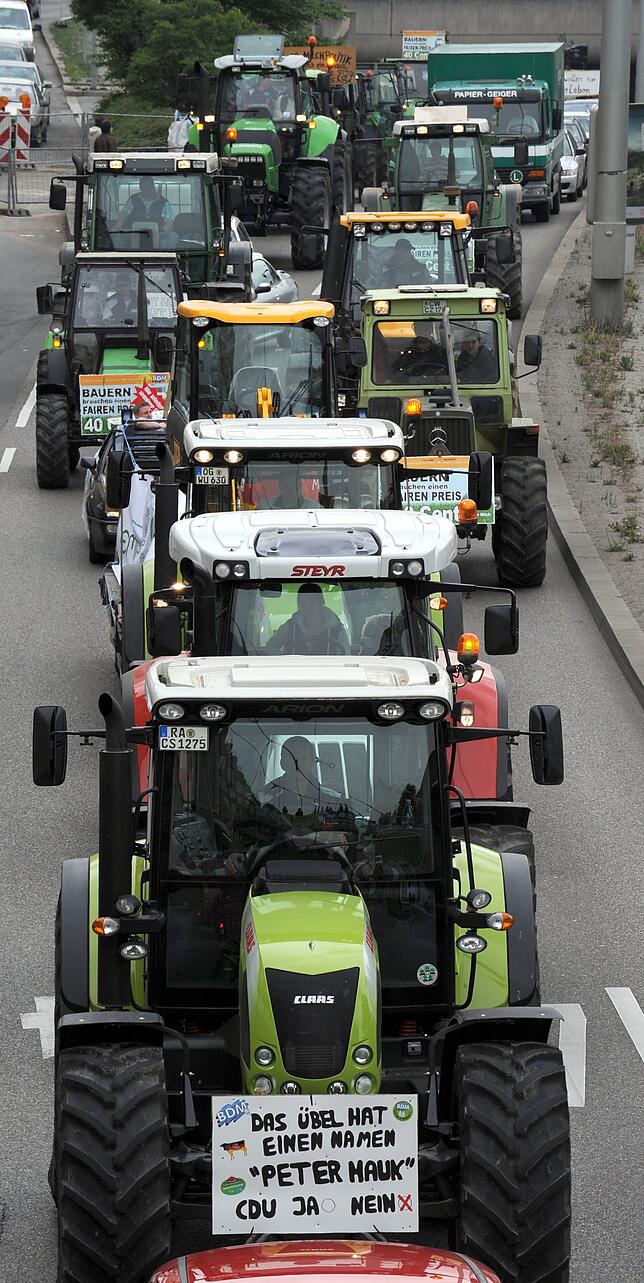 Mit Traktoren fahren Landwirte aus ganz Baden-Württemberg am Freitag dieser Woche nach Stuttgart.