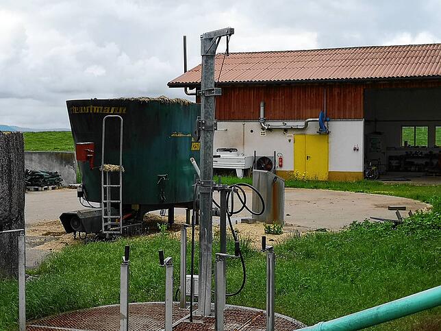 Kreislaufwirtschaft: Die kleine Biogasanlage sorgt für Energie auf dem Eichenhof. Gespeist wird sie mit Gülle und den Feldfrüchten, die ...