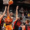 Devonte McCall (am Ball) war gegen die Artland Dragons der beste Punktesammler der Panthers. Die deutliche Heimniederlage konnte aber ...