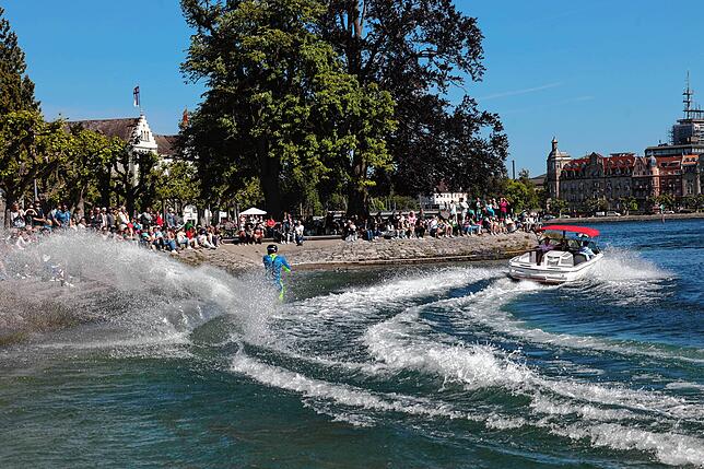Bild 26: Spektakulär! Die besten Fotos der Wasserski-Show im Konstanzer Trichter