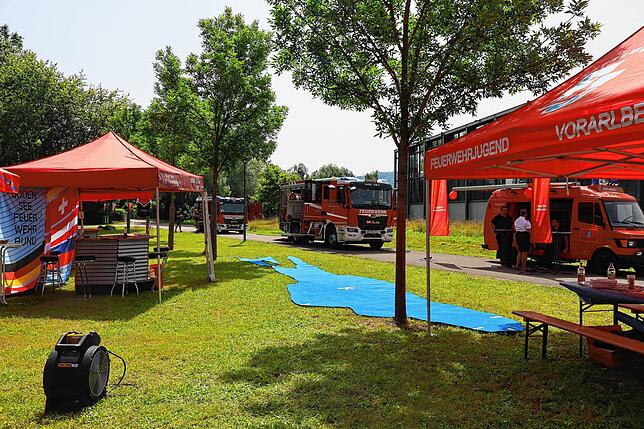 Ringsum die Talwiesenhalle waren für den Landesjugendfeuerwehrtag verschiedene Stationen und Workshops aufgebaut.