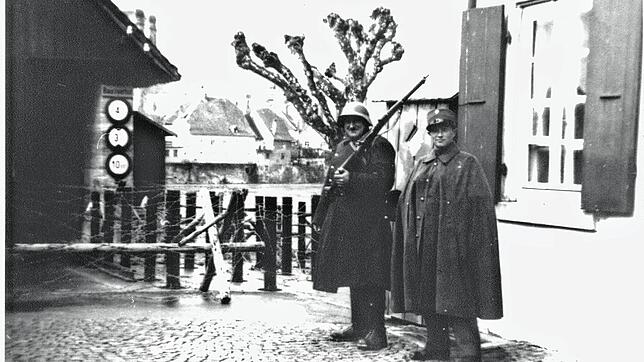Grenzschließung damals: An der Holzbrücke sicherten die Schweizer während des Zweiten Weltkrieges ihren Brückenkopf mit ...