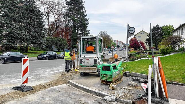 Wenn Straßen in Singen aufgerissen werden wie aktuell hier in der Singener Nordstadt, greift laut Stadtverwaltung das sogenannte ...