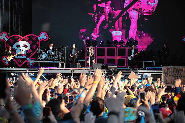 Bild 13: Southside 2024: Avril Lavigne sorgt für Gänsehaut bei ihren Fans