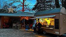 Die Buvette, eine kleine Weinbar,  ist ein beliebter Treffpunkt. Sie hat sich zu einem Magneten auch im Winter gemausert.  Bild: ...