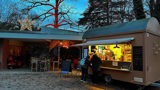 Die Buvette, eine kleine Weinbar,  ist ein beliebter Treffpunkt. Sie hat sich zu einem Magneten auch im Winter gemausert.  Bild: ...