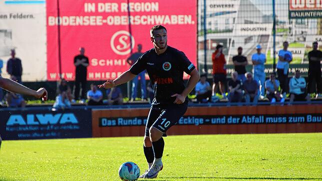 Albert Malaj erzielte das einzige Tor beim so enorm wichtigen 1:0-Erfolg des Türk SV Singen in Göppingen.