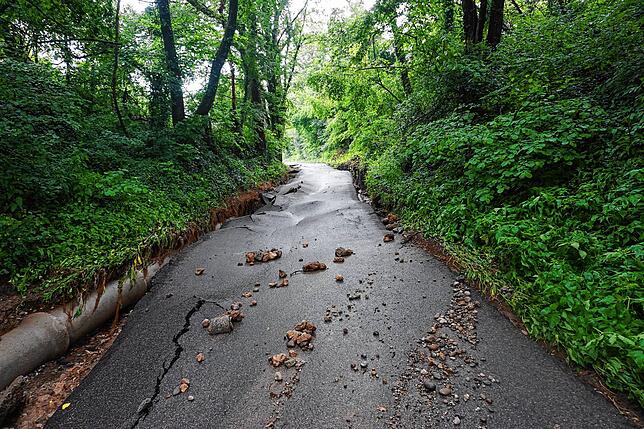 Bild 8: Schlammlawinen und eingesunkene Autos als Folgen: So schlimm wütete das Unwetter in den Gemeinden Küssaberg und Klettgau