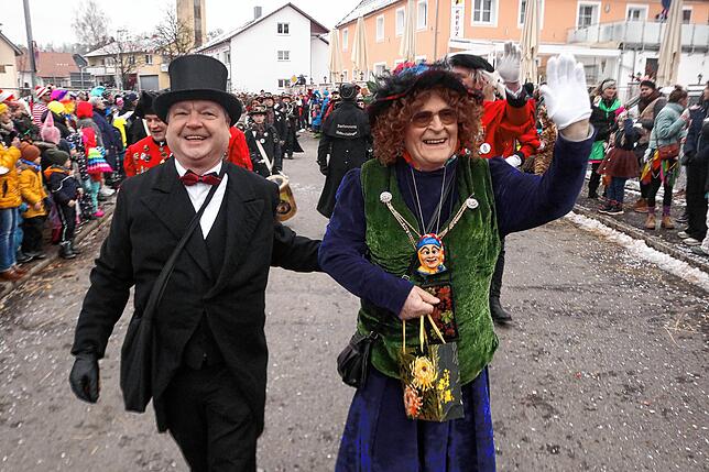 Bild 29: 29 Gruppen beim Jubiläumsumzug in Mühlhofen