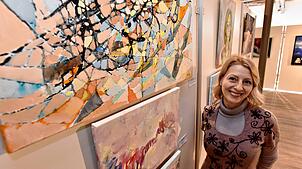 Das Kunstkreis-Neumitglied „Panzlik“ (Yuliia Kutsenko) aus Donaueschingen zeigt in der Hüfinger Rathausgalerie nicht nur ihr ...
