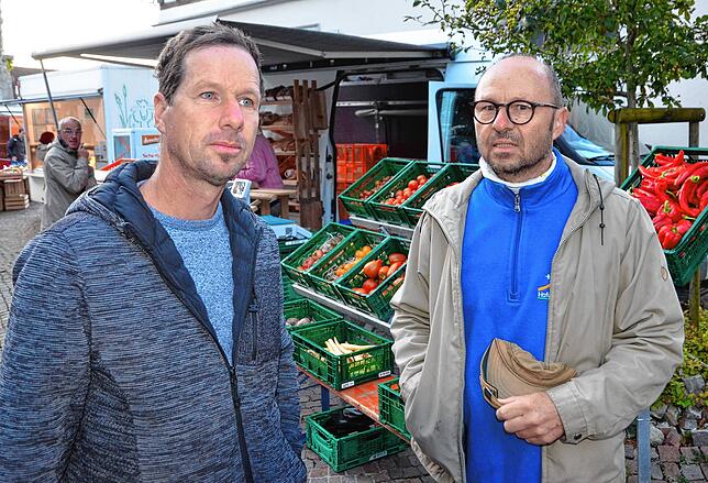 Bernhard Schupp und Alf Meuser klingen besorgt, wenn sie über die Zukunft des Wochenmarkts sprechen.