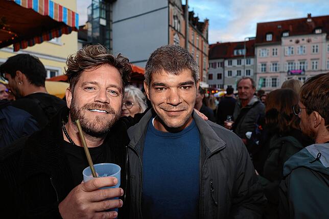Bild 36: Beim Konstanzer Weinfest 2025 steigt schon am Eröffnungsabend die Stimmung - Die schönsten Bilder