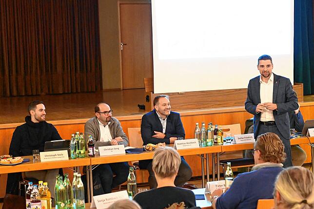 Von links: Christoph Stolz, Bürgermeister von Bodman-Ludwigshafen, Christian Seng vom Büro 365 Grad, Marienschlucht-Projektleiter ...