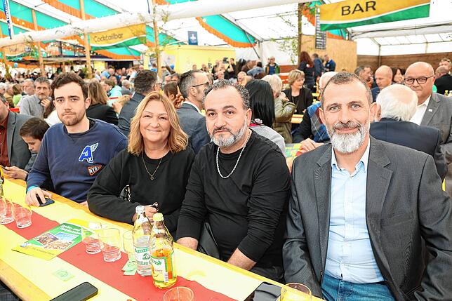 Bild 26: Gute Laune und volles Festzelt bei der Rede von Michael Kretschmer