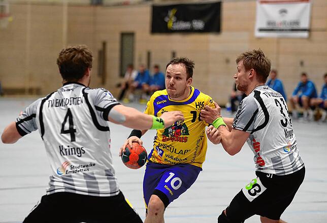 Stocker als Spieler (hier in der 2. Bundesliga gegen Merten Krings, links, und Andre Kropp vom TV Emsdetten).