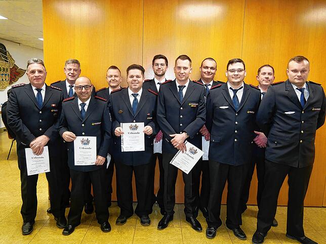 Von der Stadt geehrt werden Robert Weisenberger, Christoph Rettig, Francesco Tortorici, Aaron Fröhle, Giovanni Janni, Markus Steinmeier, ...