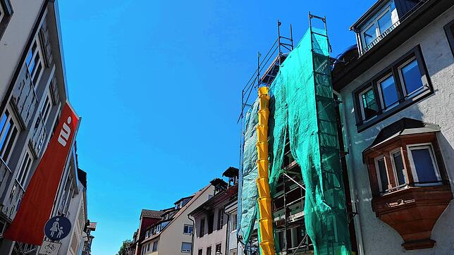 Nach dem Großbrand bleiben untere Gerberstraße (unser Bild) und Goldgrubengasse für Fahrzeuge gesperrt. Das hat auch Auswirkungen auf ...
