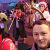 Buntes Treiben überall und die SÜDKURIER-Reporter sind mittendrin, wo die Stimmung am besten ist: Hier Nico Talenta (rechts) in den ...