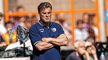 Bochums Trainer Dieter Hecking beim Spiel gegen Union Berlin. Nach dem Unentschieden steht Bochum kurz vor dem Abstieg