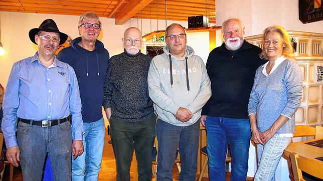 Der Vorstand der Freien Wähler des Ortsverbandes Meßkirch setzt sich weiterhin zusammen aus (von links) Benjamin Lang, Hans-Jörg Kraus, ...