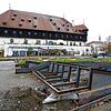 Ab Februar 2021 werden auf dem Konstanzer Konzilvorplatz Holzdecks, die zum Sitzen und Liegen einladen sollen, aufgebaut.