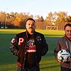 Zeki Öztürk (links) und Abdullah Karaboga erklären, wie die Konstanz Pirates und der Türkische Sportverein mit der aktuellen Coronalage ...