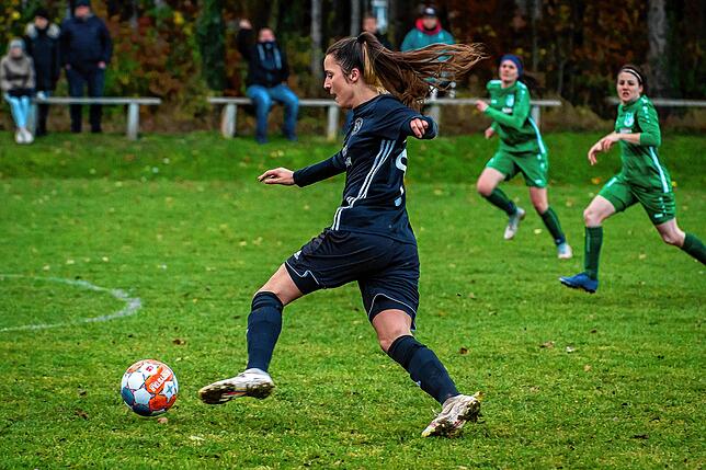 Bild 7: Fußballerinnen des SV Niederhof besiegen die SG Marbach II &ndash; und wir haben Bilder!