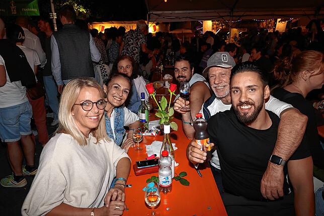Bild 23: Sonne, Wein und gute Laune - hier gibt es die schönsten Fotos vom Weinfest 2025