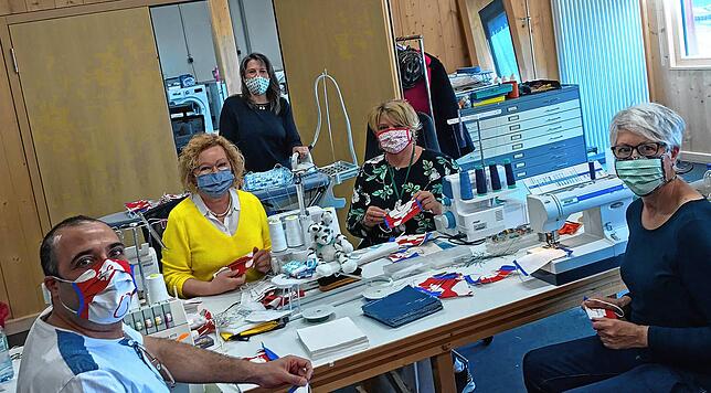Sie nähen Masken fürs Karl-Olga-Haus und die Stadtverwaltung (von links): Atieh Al Merie, Angelika Müller, Carmen Friedel, Claudia ...