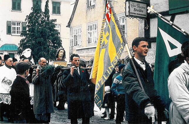 Mit der Büste des heiligen Johannes zogen rund 2500 Prozessionsteilnehmer zwischen Münsterlingen und Hagnau über den See.