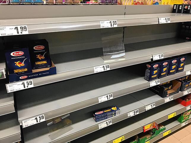 Anfang März: Hamsterkäufe, hier ein Bild aus Pfullendorf.
