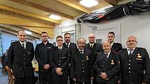 Neuaufnahmen und Ehrungen durch den stellvetretenden Gesamtkommandant (von links) Marcel Back (Wehr Meßkirch). Neuaufnahme: Lukas ...