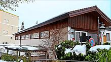 Das Schönwälder Hallenbad verursacht Kosten – auch noch nach seiner Schließung im Jahr 2023. Bild: Hans-Jürgen Kommert