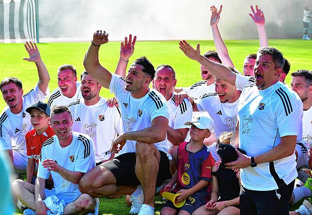 Bild 5: SV 08 Laufenburg steigt nach 2:1 gegen 1. SV Mörsch in die Verbandsliga auf – wir haben Fotos! (I)