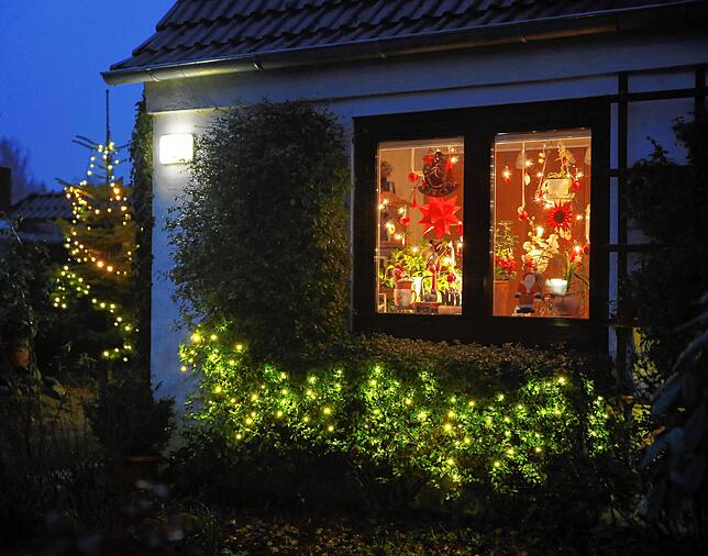 Wer es gerne glitzern sieht, sollte auf jeden Fall auf LED-Technik setzen. Sonst wird es (noch) teurer.