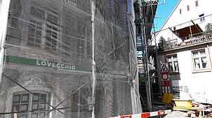 Blick auf die Baustelle im Außenbereich. Das Museum Schiff im Schweizer Laufenbug ist eingerüstet. Fotos: Peter Schütz