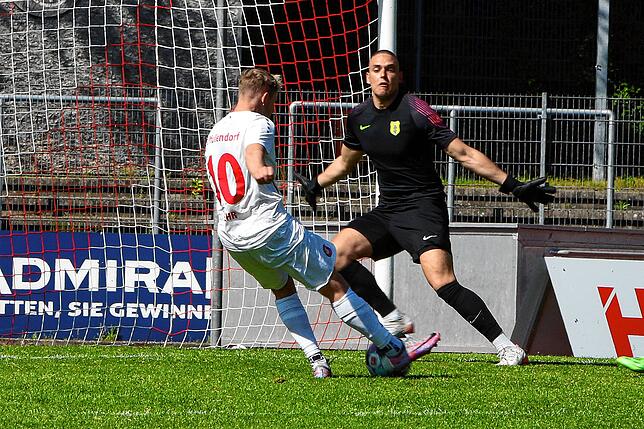 Bild 35: Verbandsligaderby zwischen SC Pfullendorf und FC Singen gewinnt der SCP mit 3:1