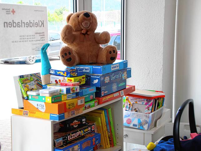Bild 5: Was findet man alles im DRK-Kleiderladen in Waldshut? Das sind die kuriosesten Dinge