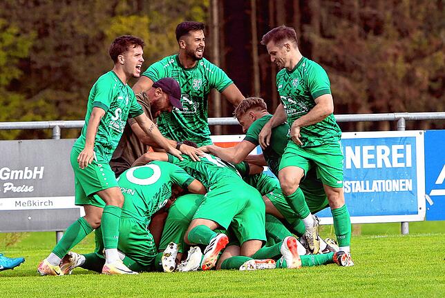 Bild 9: TSV Aach-Linz besiegt im Spitzenspiel den FC Öhningen-Gaienhofen mit 2:1. Die besten Bilder!
