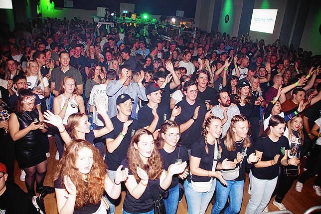Die Brass Bands sind bei ihren Auftritten ein Garant für gute Stimmung in der Halle – wie hier beim Jubiläum der Breg Brass Buebe in ...