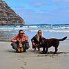 Rainer und Mareike Pohl mit Hund Yoko auf den Kanarischen Inseln. Seit dem 31. Dezember 2020 ist das Paar mit seinem Reisebus unterwegs.