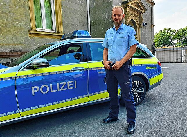 Auch die „Jugendstreife“ gehört zu den Aufgaben von Magnus Wächter. Nicht immer ist er dabei in Uniform unterwegs, wie auf ...