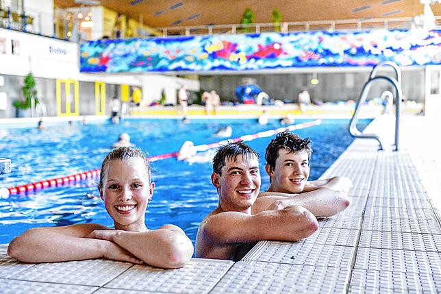 Die Bäder in Villingen-Schwenningen &ndash; hier das Hallenbad Villingen &ndash; sparen Kosten durch niedrigere Wasser- und ...