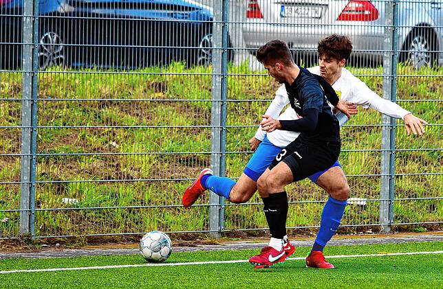 Bild 1: Die besten Bilder der Verbandsligapartie zwischen dem FC Singen und dem FC 08 Villingen II