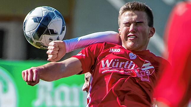 Stark im Abschluss: Lukas Manz &ndash; hier ein Archivbild &ndash; erzielte beim 3:1-Sieg der Spvgg. Wutöschingen in der Partie beim FC ...
