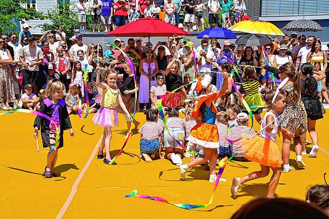 Bild 16: Stadtfest in St. Georgen: Viele Besucher schmückten das Fest. Gute Unterhaltung und schönes Wetter.