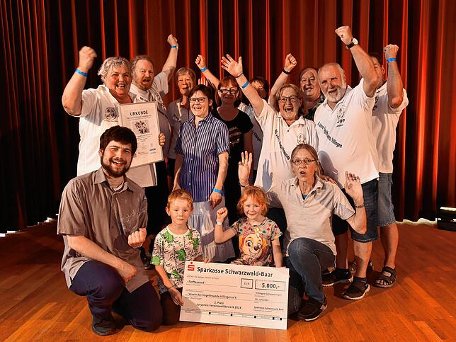 Der Verein der Vogelfreunde Villingen macht den zweiten Juryplatz und wird mit 5000 Euro bedacht. Damit will der Verein neue Käfige für ...