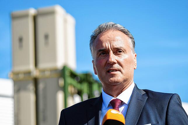 Helmut Rauch, Sprecher der Geschäftsführung von Diehl Defence, ist derzeit einer der gefragtesten Rüstungsmanager des Landes. Sein ...